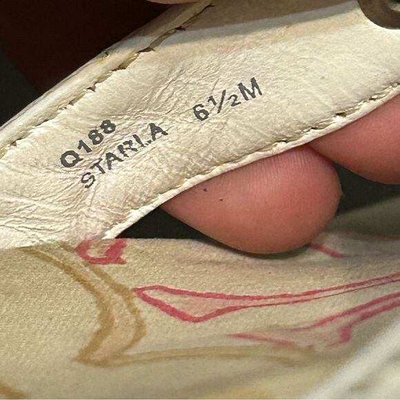 COACH white sandals flip flops shoes women’s 6.5 - Picture 3 of 6